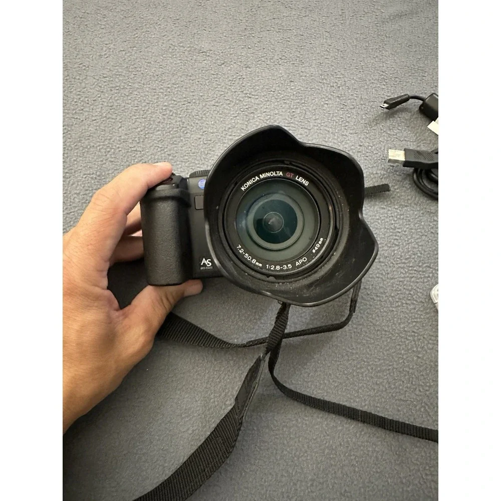 Konica Minolta DiMAGE A200 8.0MP Digital Bridge Camera 7X Zoom Anti-Shake Black